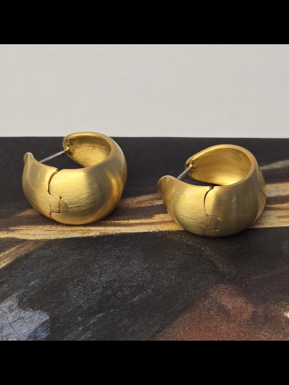Dean Davidson Flow Huggie Hoop Earrings - Picture 11 of 11